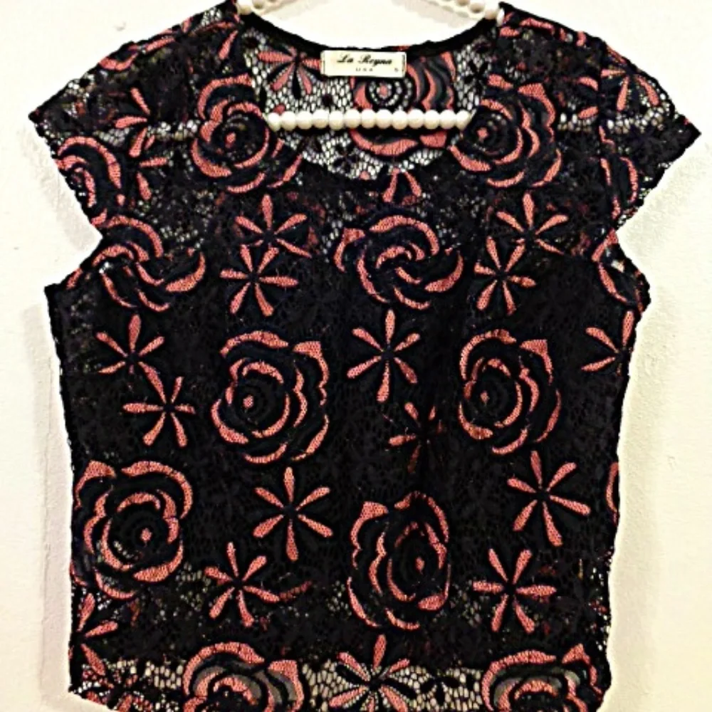 (NWOT) Black Lace Crop Top Size S - Picture 3 of 4